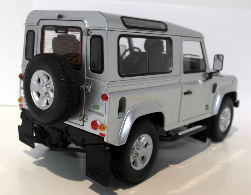 Kyosho 1/18 Scale diecast - 08901IS Land Rover Defender 90 Indus Silver ...