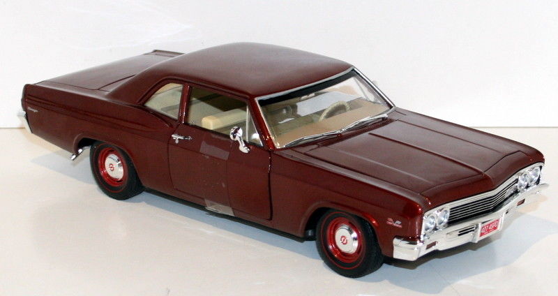 Auto World 118 Scale Amm105306 1966 Chevy Biscayne Aztec Bronze 