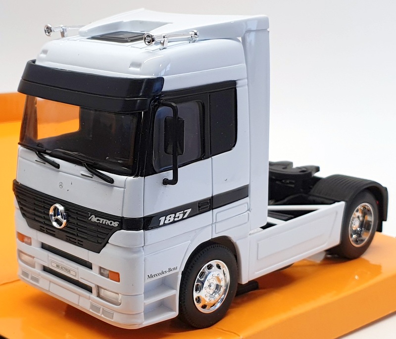 ミニカー Welly Mercedes-Benz Actros 1:32 Welly 1/32 Scale Model Car 32280W - Mercedes Benz Actros - White