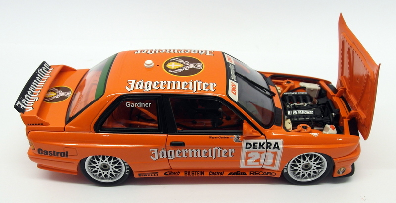 Minichamps 1/18 Scale - 180 922020 BMW M3 DTM 1992 W. Gardner DTM