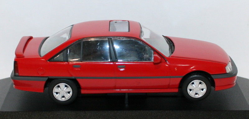 Vanguards 1/43 Scale VA14002A Vauxhall Carlton GSi Carmine Red RHD