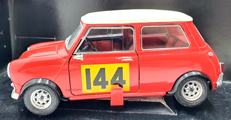 Solido ソリド ミニクーパーS モンテカルロ1964 1/18スケール Solido 1/18 Scale Diecast 8023 - Mini Cooper S 1964 Rally