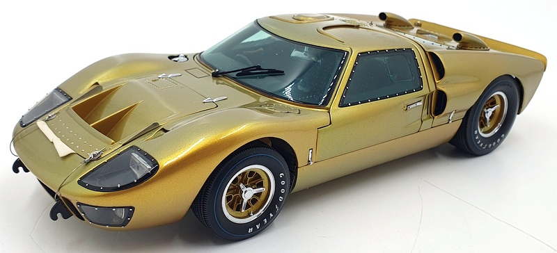 Exoto 1/18 Scale diecast 11125 - 1966 Ford GT40 Mk II - Standox Suzuka Sun