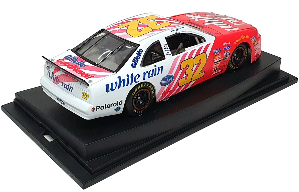 Revell 1/24 Scale 3865 - 1997 Ford T-Bird Nascar #32 Dale Jarrett - White Rain