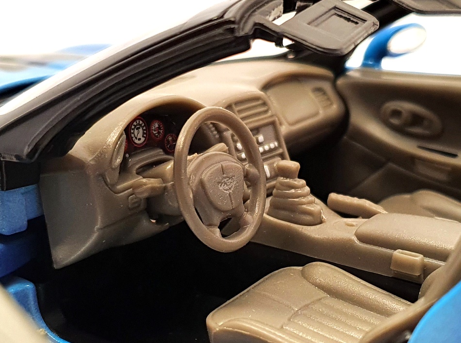 Welly 1/18 Scale Diecast 171021Q - 1999 Chevrolet Corvette - Blue