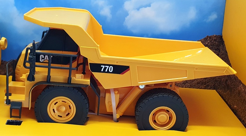 Diecast Masters 1/35 Scale Remote Control Truck 23004 - CAT 770 Mining Truck