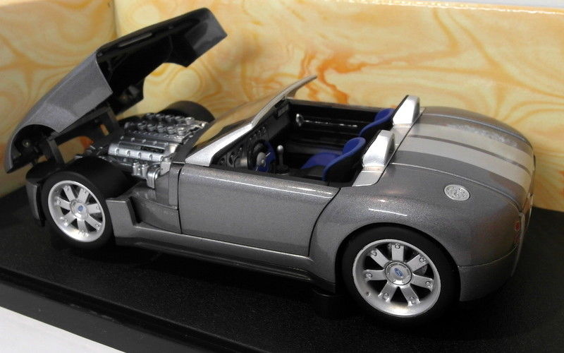 Hot Wheels 1/18 Scale Diecast - G7220 Ford Shelby Cobra Silver