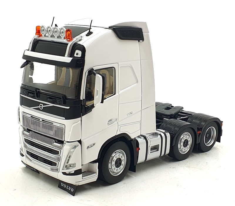 11R-006 Marge Models 1/32 ボルボ FH16 6x2 Marge Models 1/32 Scale 2321-01 - Volvo FH5 6x2 Truck