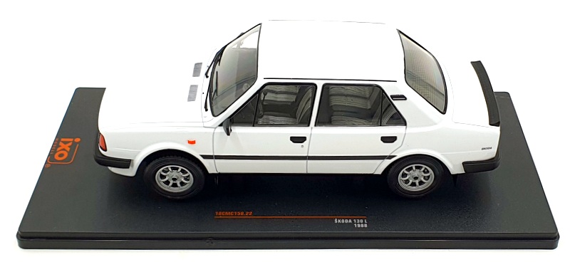 Ixo 1/18 Scale Diecast 18CMC158 - 1988 Skoda 130 L - White