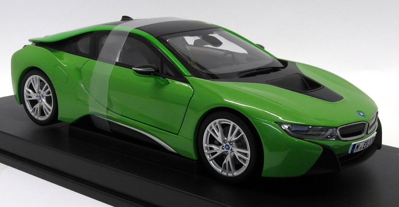 Paragon 1/18 Scale Diecast - PA-97086 BMW i8 Java Green