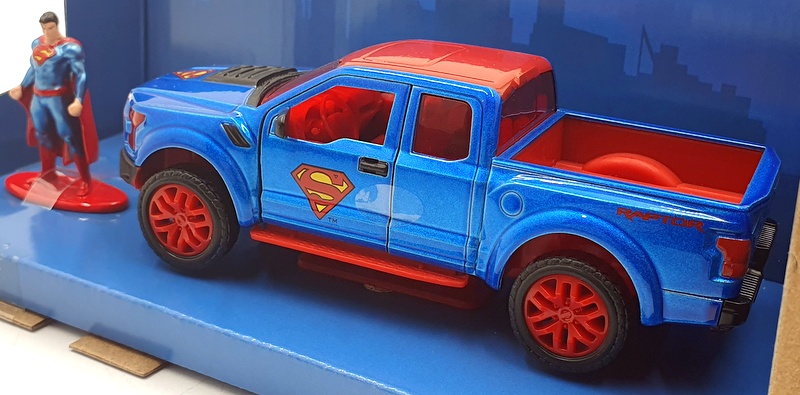 Jada 1/32 Scale 81378 - Superman Figure And 2017 Ford F-150 Raptor - Blue