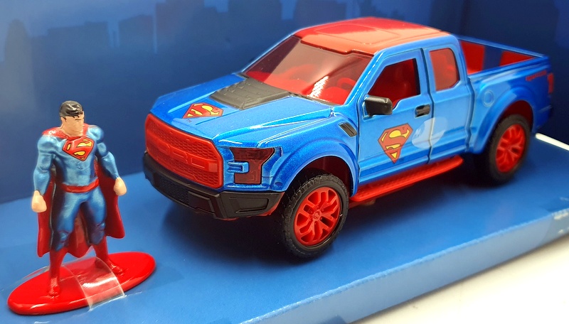 Jada 1/32 Scale 81378 - Superman Figure And 2017 Ford F-150 Raptor - Blue