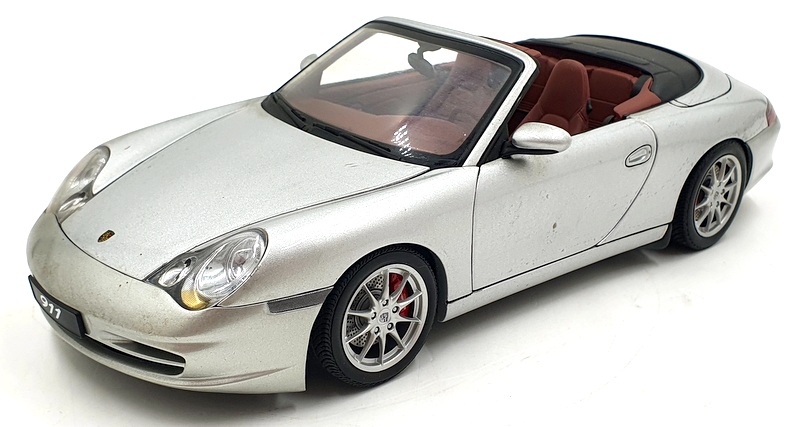 Autoart 1/18 Scale Diecast DC28722X - Porsche 911 Carrera - Silver With Case