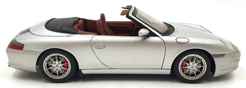 Autoart 1/18 Scale Diecast DC28722X - Porsche 911 Carrera - Silver With Case