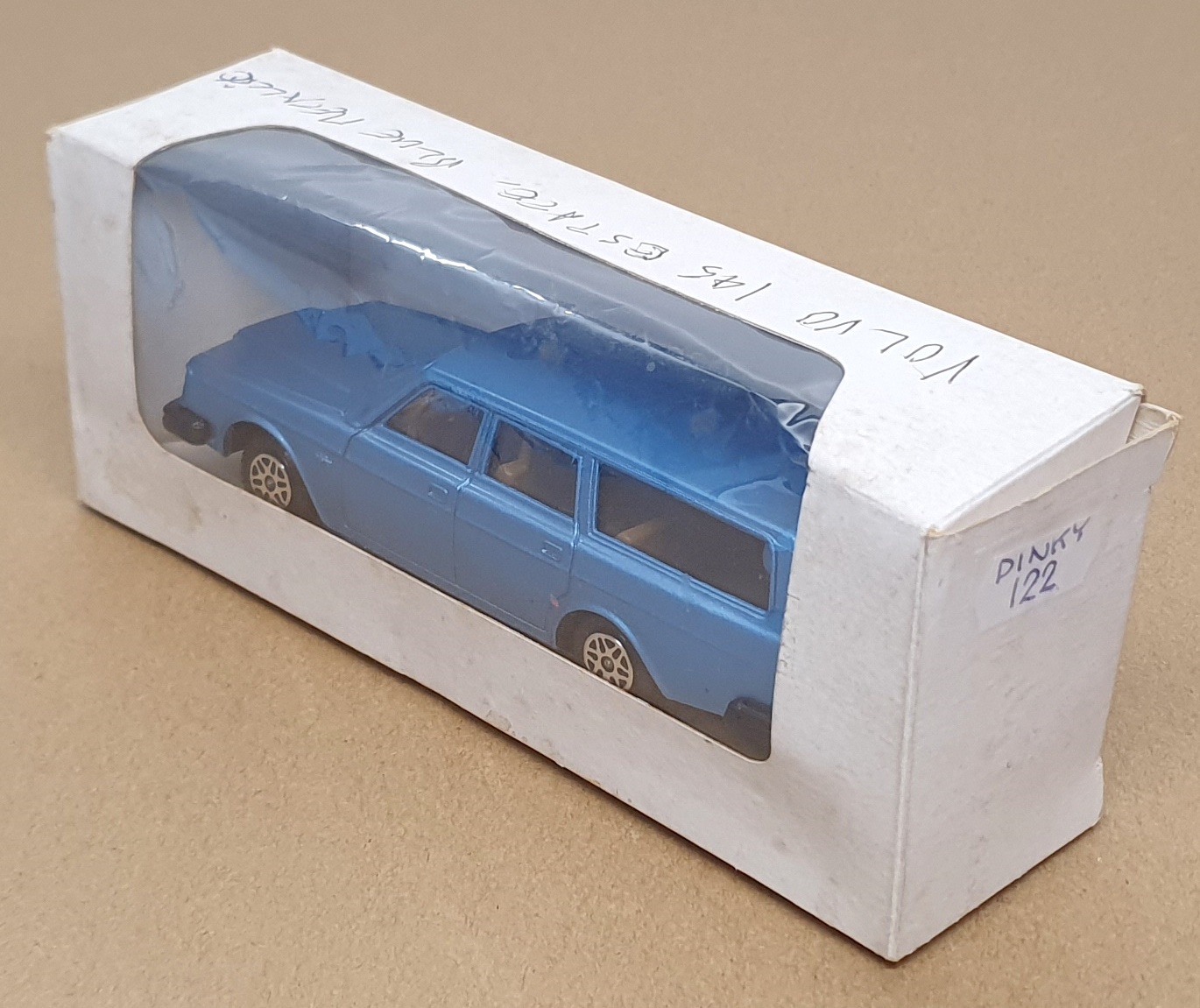 Dinky Toys 14cm Long Original Diecast 122 - Volvo 265 DL Estate