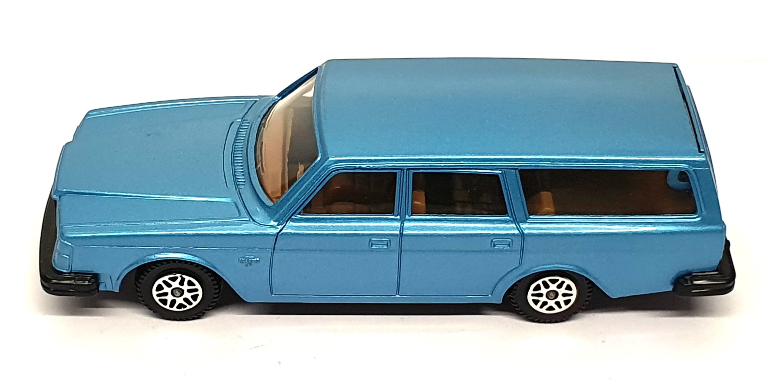 Dinky Toys 14cm Long Original Diecast 122 - Volvo 265 DL Estate