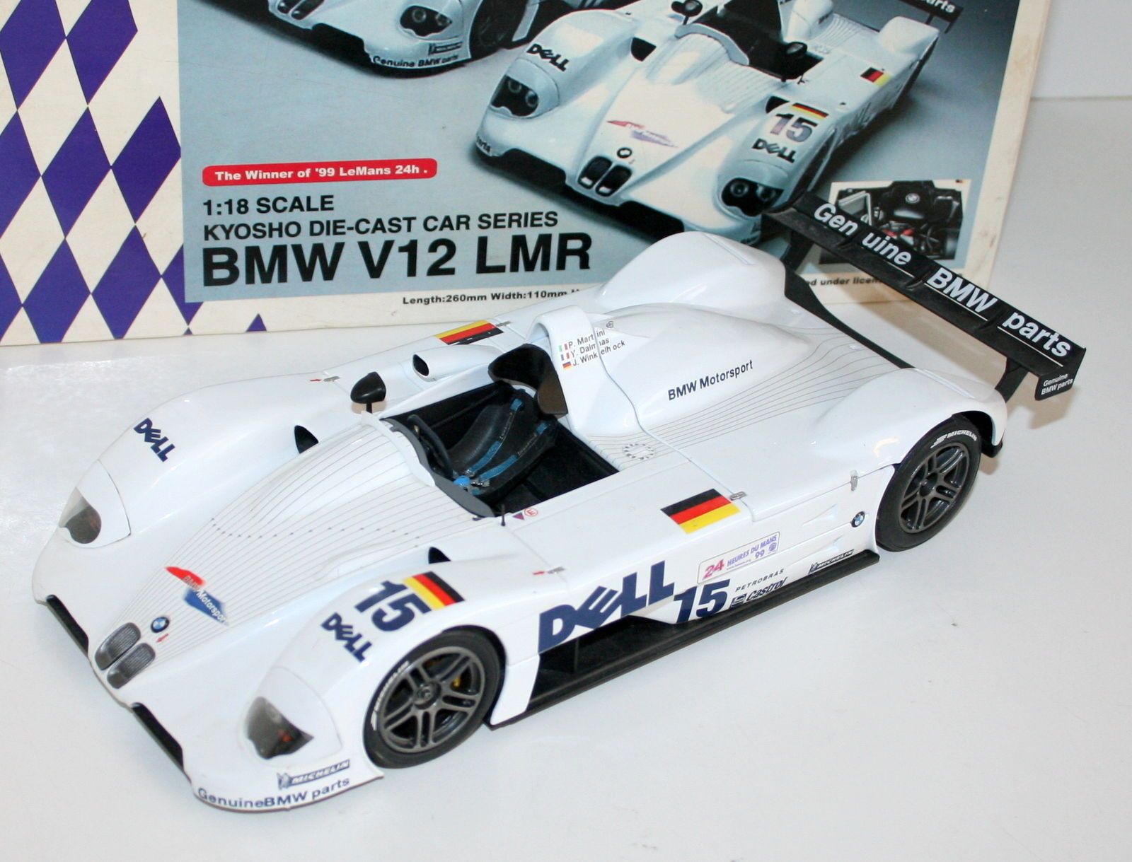 KYOSHO 1/18 - 08533A BMW V12 LMR - 1999 LE MANS WINNER #15