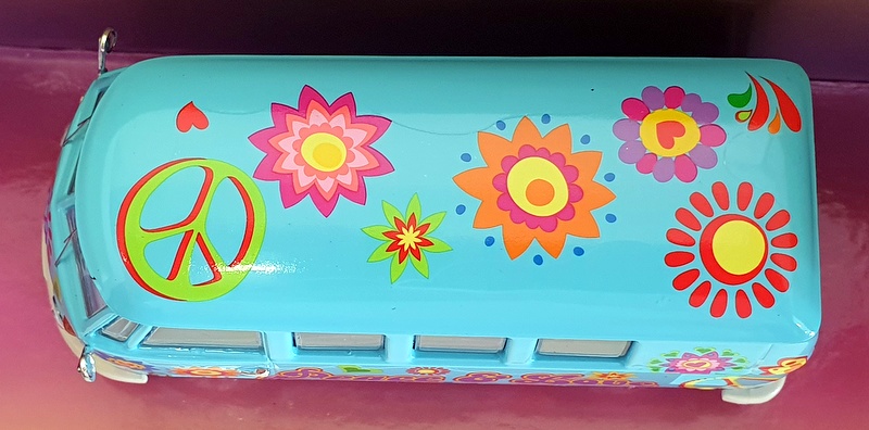 Corgi 1/43 Scale Model Car CC02738 - Volkswagen Camper Van Peace Love & Freedom Corgi 1/43 Scale Model Car CC02738 - Volkswagen Camper Van Peace Love & Freedom