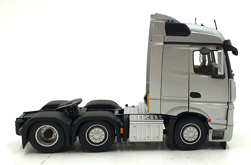 Mercedes-Benz Actros トラック 1/32スケール　非売品 Marge Models 1/32 Scale - 1908-03 Mercedes Benz Actros Streamspace