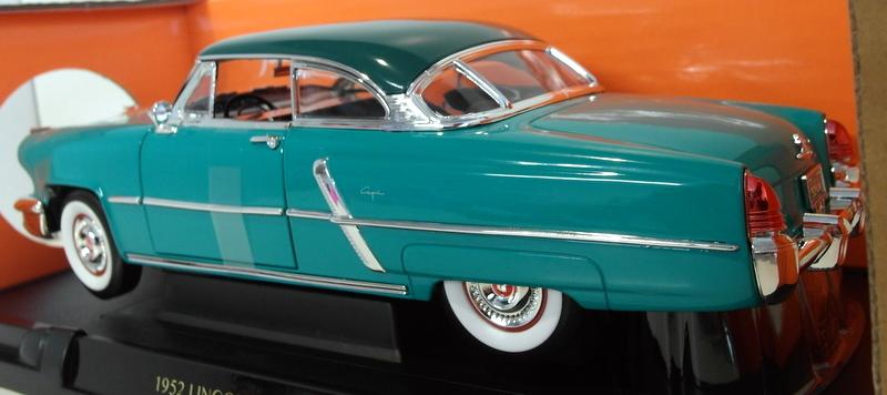 Lucky Diecast 1/18 Scale 92808 1952 Lincoln Capri Two Tone Green