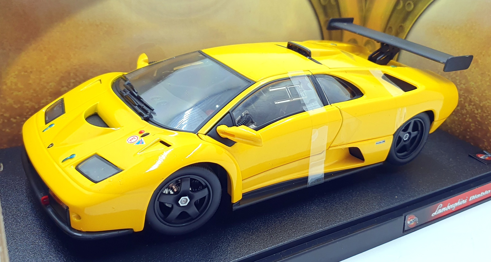 Hot Wheels 1/18 Scale Diecast 53835 - Lamborghini Diablo GTR