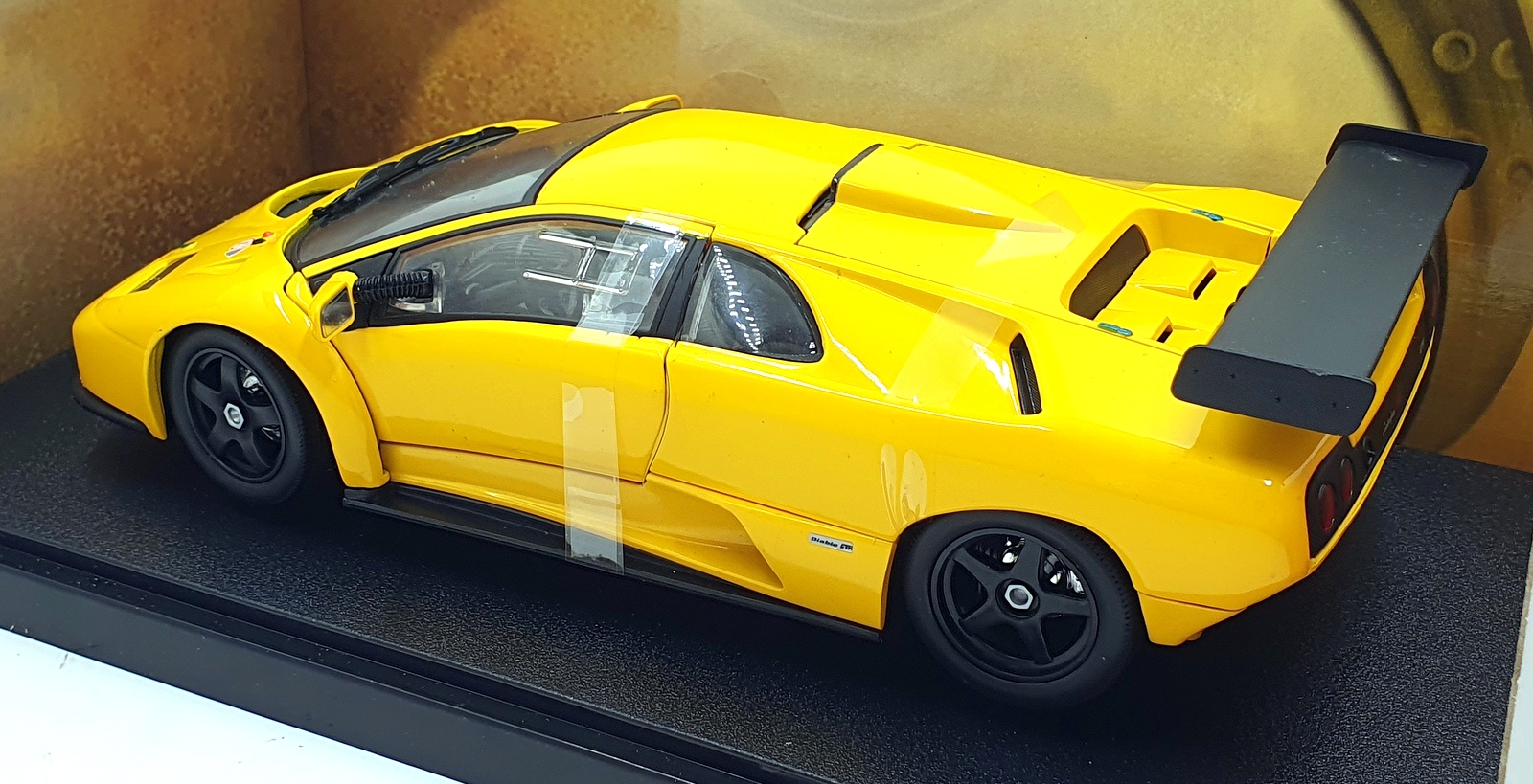Hot Wheels 1/18 Scale Diecast 53835 - Lamborghini Diablo GTR - Yellow Hot Wheels 1/18 Scale Diecast 53835 - Lamborghini Diablo GTR - Yellow