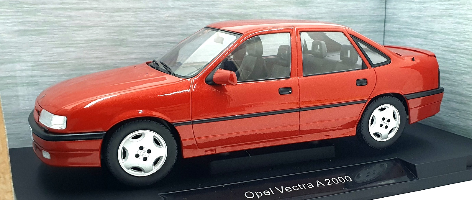 Model Car Group 1/18 Scale MCG18461 - Opel Vectra A2000 - Met. Red
