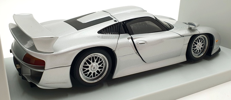 UT Models 1/18 Scale Diecast 27846 - 1997 Porsche 911 GT1
