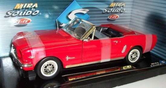 SOLIDO 1/18 - 8081 FORD MUSTANG CONVERTIBLE 1965 1/2 - RED SOLIDO 1/18 - 8081 FORD MUSTANG CONVERTIBLE 1965 1/2 - RED