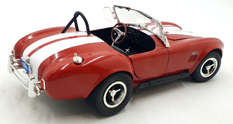 Ertl 1/18 Scale Diecast 31024M - Shleby Cobra 427 - Red/White Stripes