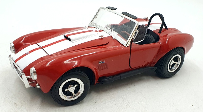 Ertl 1/18 Scale Diecast 31024M - Shleby Cobra 427 - Red/White Stripes