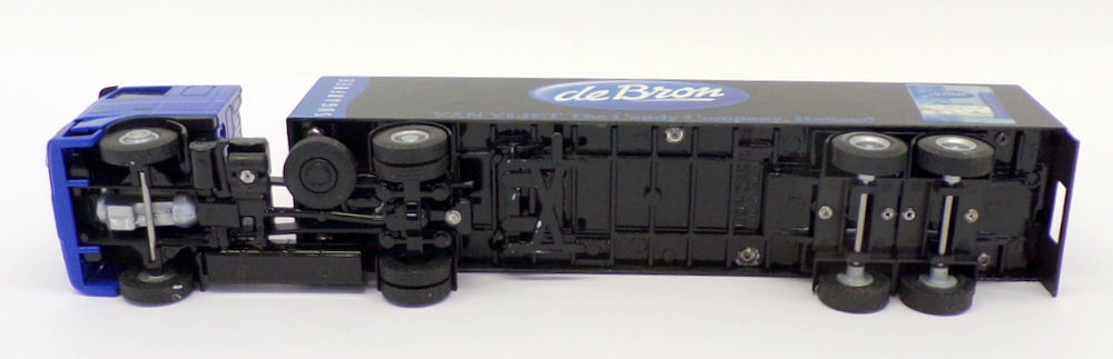 Lion Toys 1/50 Scale Diecast No.36 - DAF 95 XF Truck & Trailer - De Bron