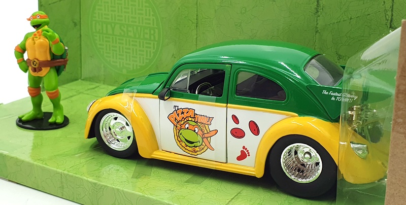 Jada 1/24 Scale Diecast 81439 - TMNT Michelangelo & 1959 Volkswagen Drag Beetle