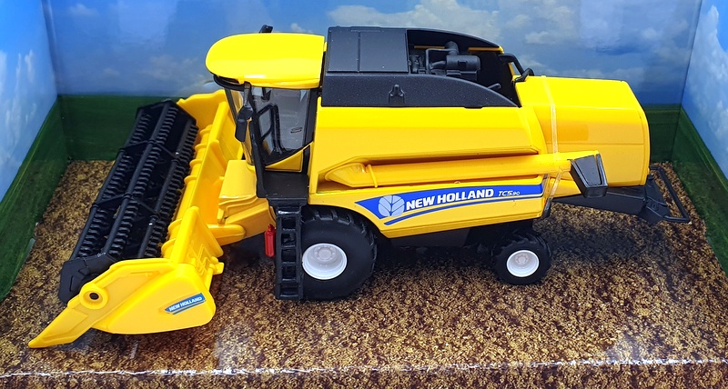 Burago 18cm long 18-31721 - New Holland TCS.90 Combine Harvester - Yellow Burago 18cm long 18-31721 - New Holland TCS.90 Combine Harvester - Yellow