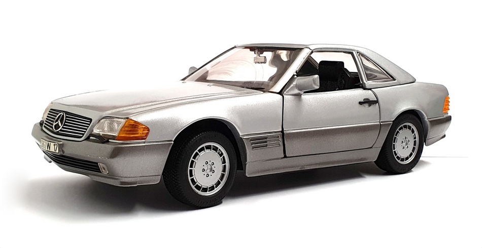 Revell 1/18 Scale Diecast 101022H - Mercedes Benz 500SL - Silver Revell 1/18 Scale Diecast 101022H - Mercedes Benz 500SL - Silver