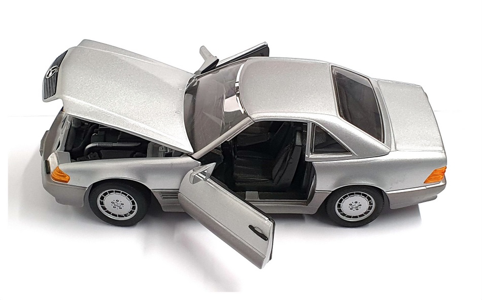 Revell 1/18 Scale Diecast 101022H - Mercedes Benz 500SL - Silver Revell 1/18 Scale Diecast 101022H - Mercedes Benz 500SL - Silver