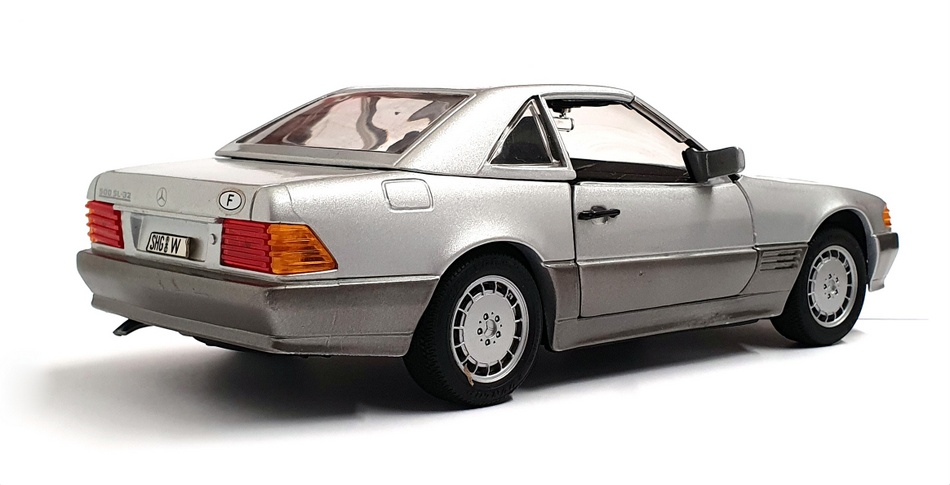Revell 1/18 Scale Diecast 101022H - Mercedes Benz 500SL - Silver Revell 1/18 Scale Diecast 101022H - Mercedes Benz 500SL - Silver