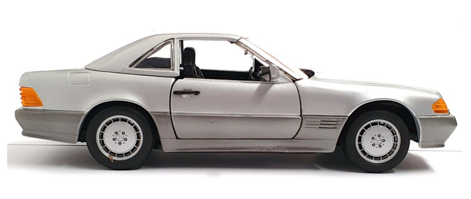 Revell 1/18 Scale Diecast 101022H - Mercedes Benz 500SL - Silver Revell 1/18 Scale Diecast 101022H - Mercedes Benz 500SL - Silver