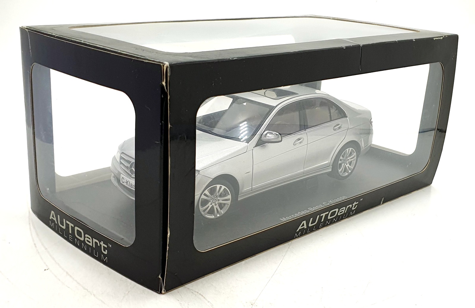 Autoart 1/18 Scale 76263 - Mercedes-Benz C-Class Limousine
