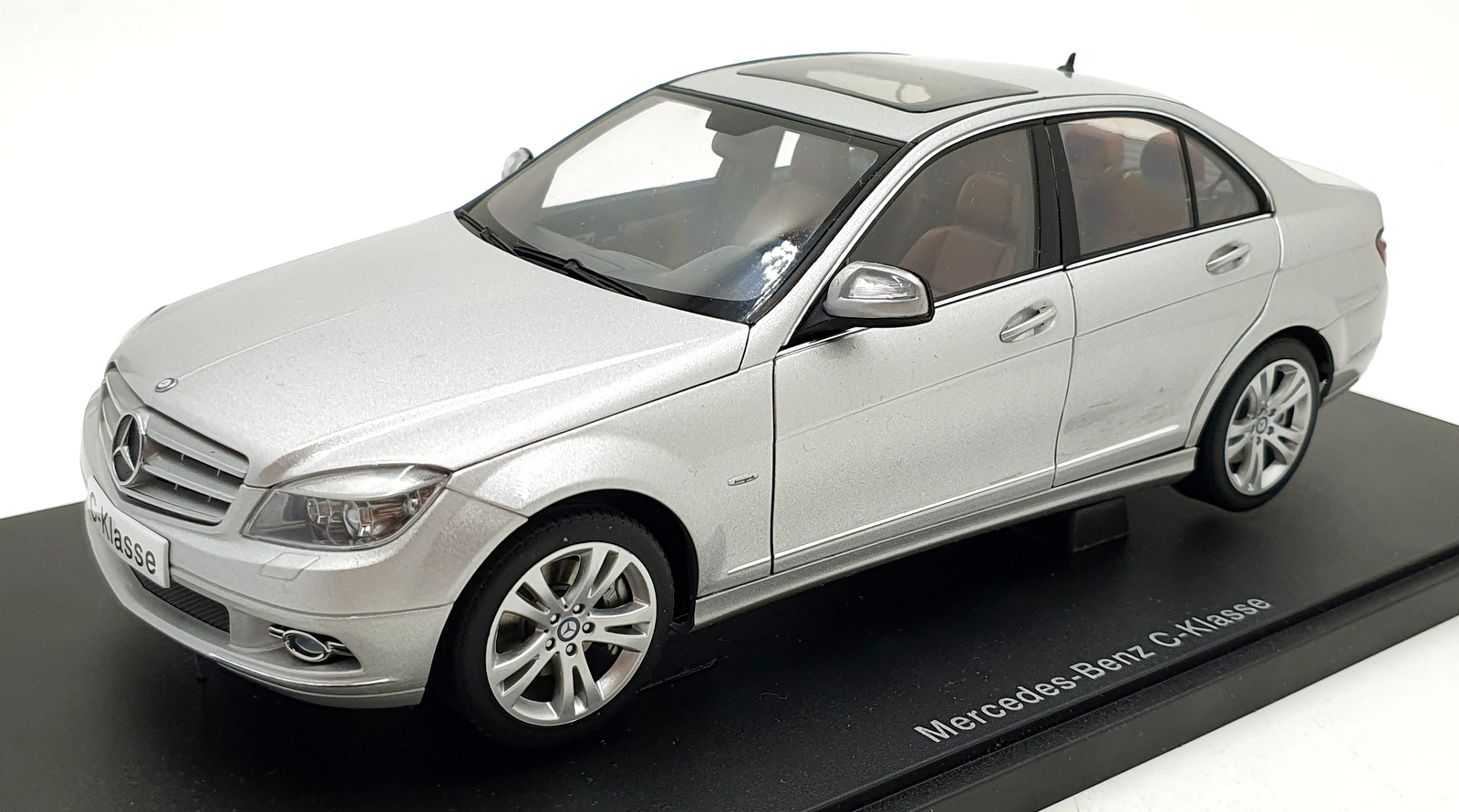 Autoart 1/18 Scale 76263 - Mercedes-Benz C-Class Limousine