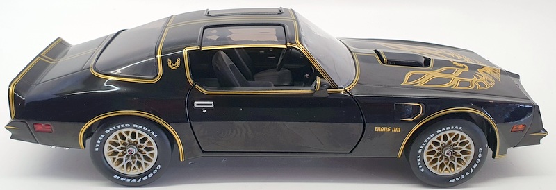 Greenlight 1/18 Scale 19098 - 1977 Pontiac Firebird Trans Am