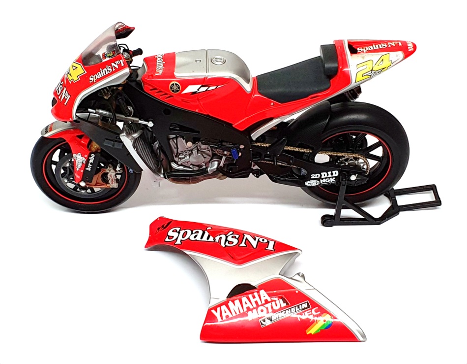 Minichamps 1/12 Scale 122 053024 - Yamaha YZR-M1 - T. Elias MotoGP 2005