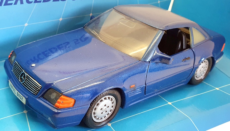 Corgi 1/24 Scale Model Car 94615 - Mercedes Benz - Blue | eBay