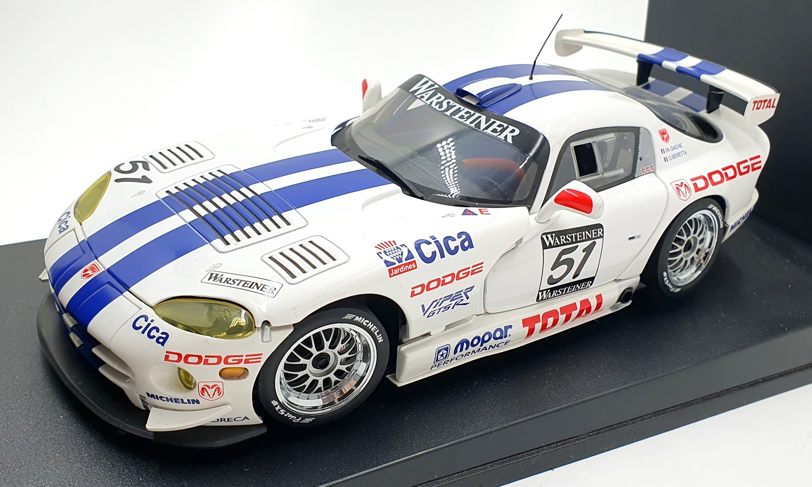 Autoart 1/18 Scale Diecast 89721 - Dodge Viper GTS-R - Sebring