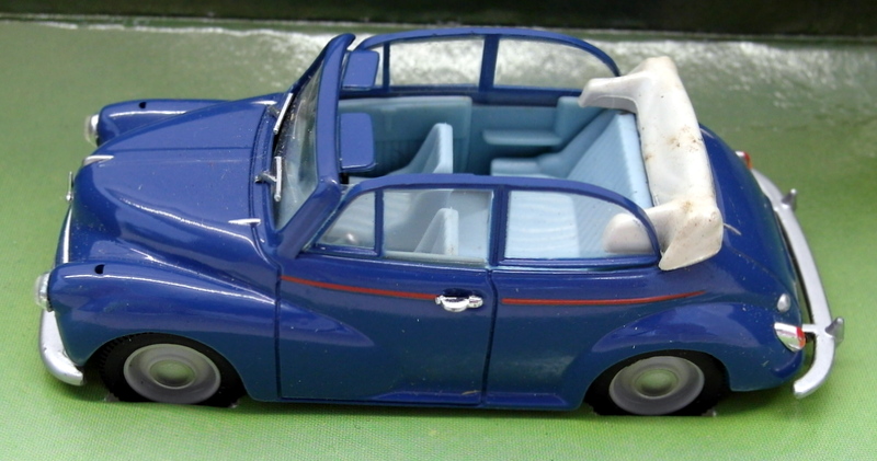 CORGI 1:43 - 96757 LOVEJOY - MORRIS MINOR CONVERTIBLE - BLUE