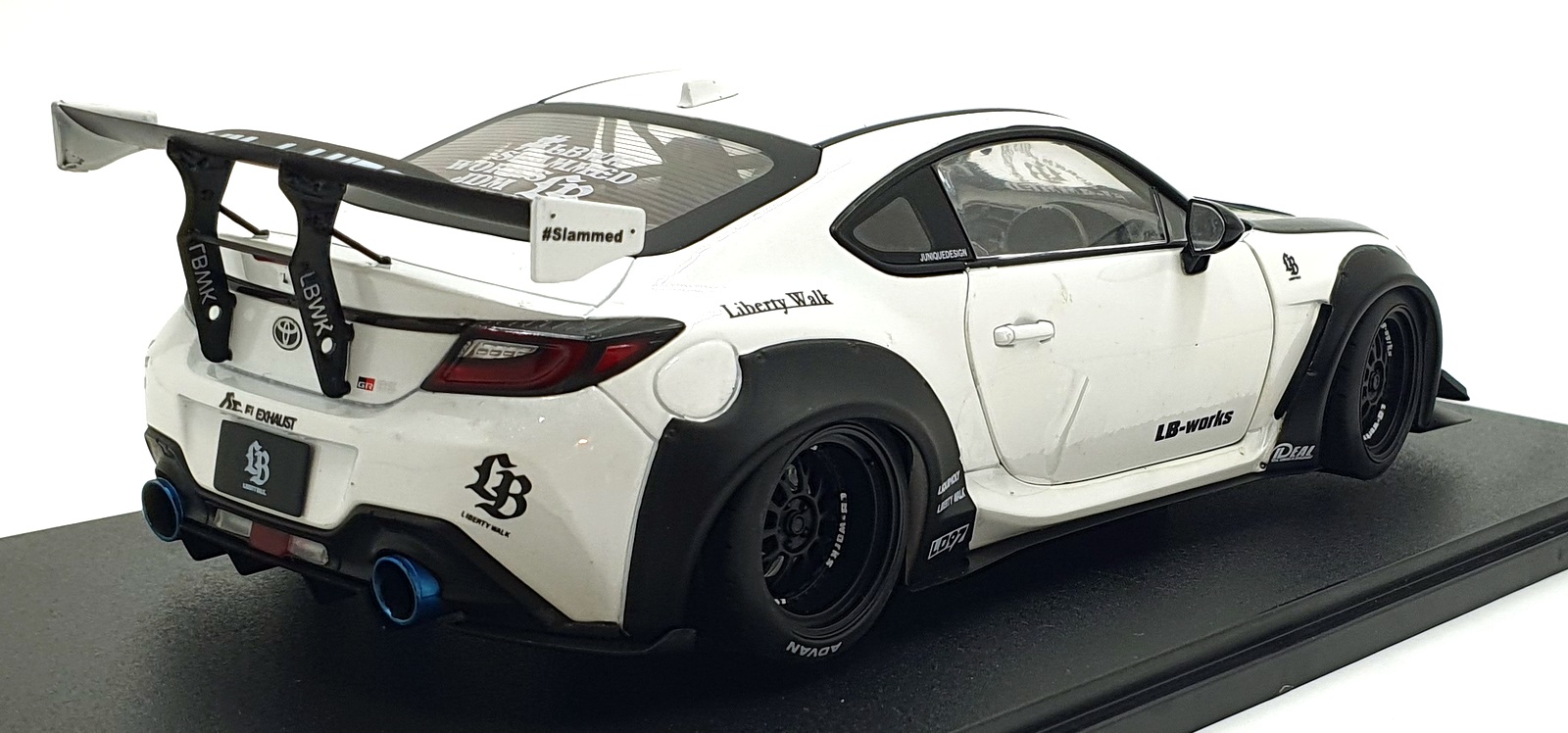 Miniature Voiture Toyota GR86 LBWK Body Kit 2024 Blanche – Solido 1/18 (S1813602)