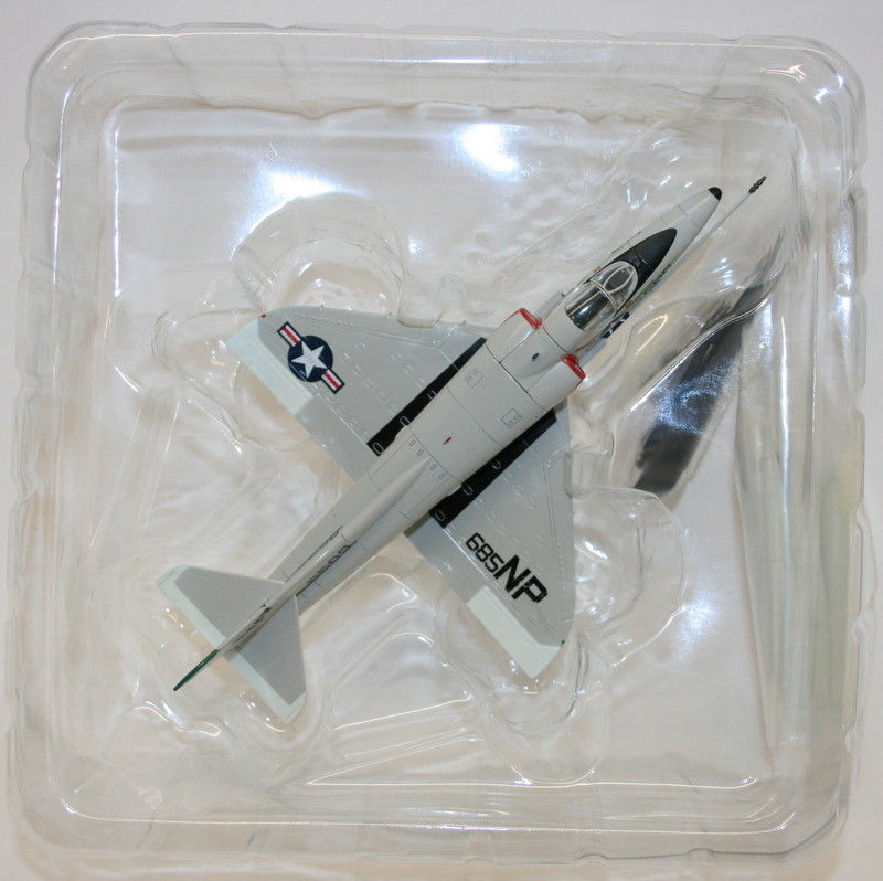 Hobbymaster 1/72 Scale Diecast HA1427 Douglas A-4 Skyhawk MIG-17 Killer ...