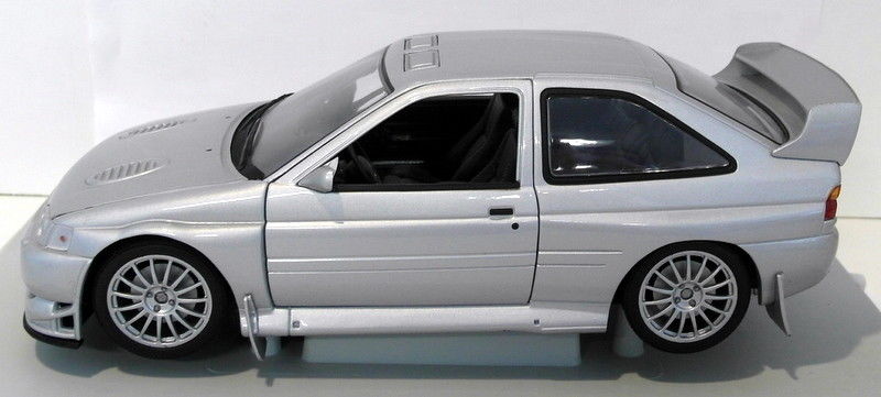 UT MODELS 1/18 - 22706 FORD ESCORT COSWORTH WRC STREET SILVER CAR - SILVER