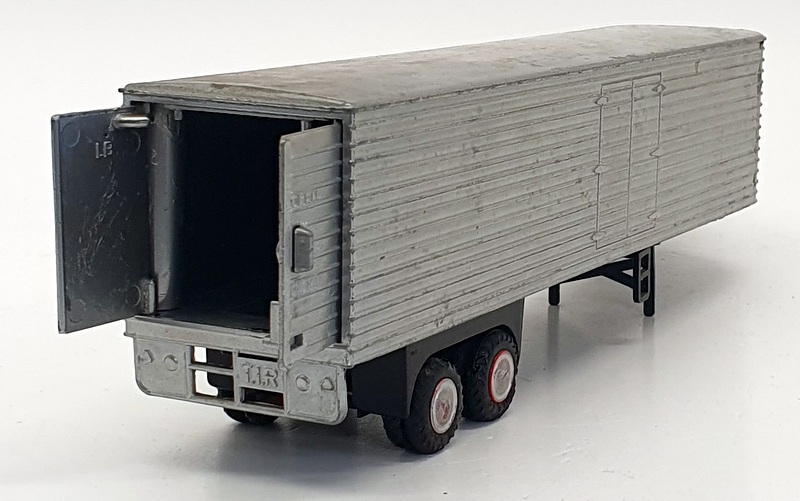 Lion Car No.36 - 1/50 Scale Mat074 - DAF Truck & EuroTrailer - Silver