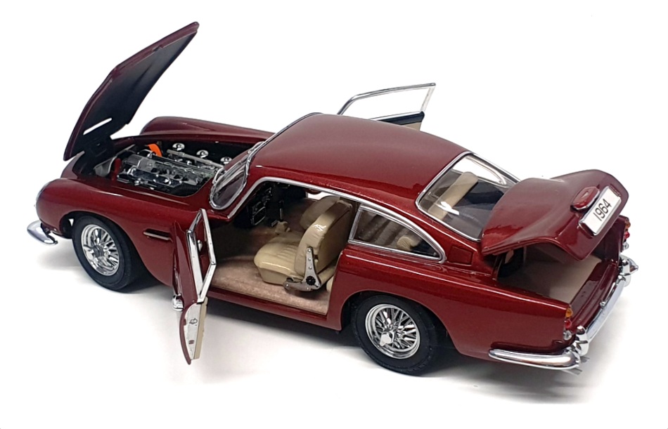 Danbury Mint 1/24 Scale Diecast DM042 - 1964 Aston Martin DB5 - Met Deep Red